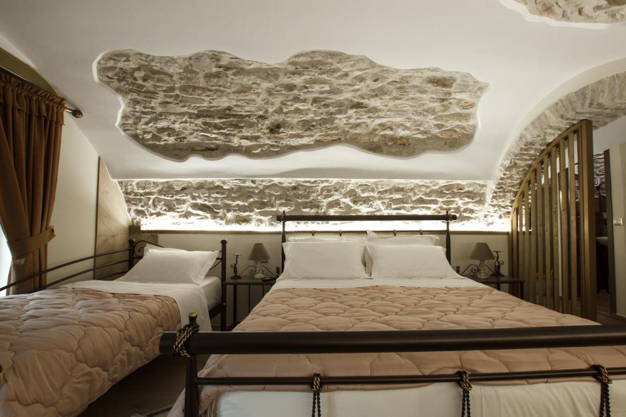 Hotel Ss Kekezi Gjirokastër Екстериор снимка