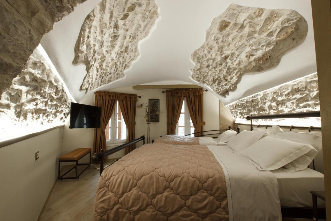 Hotel Ss Kekezi Gjirokastër Екстериор снимка