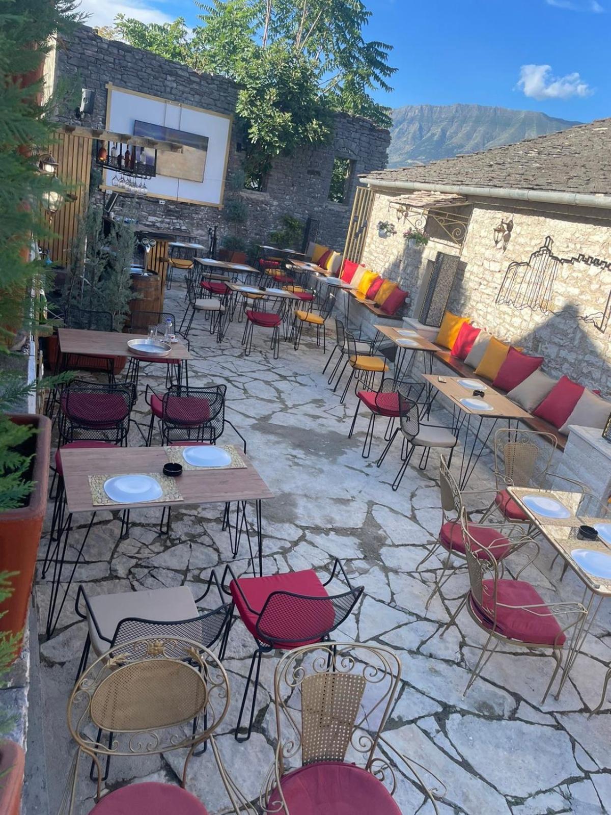 Hotel Ss Kekezi Gjirokastër Екстериор снимка
