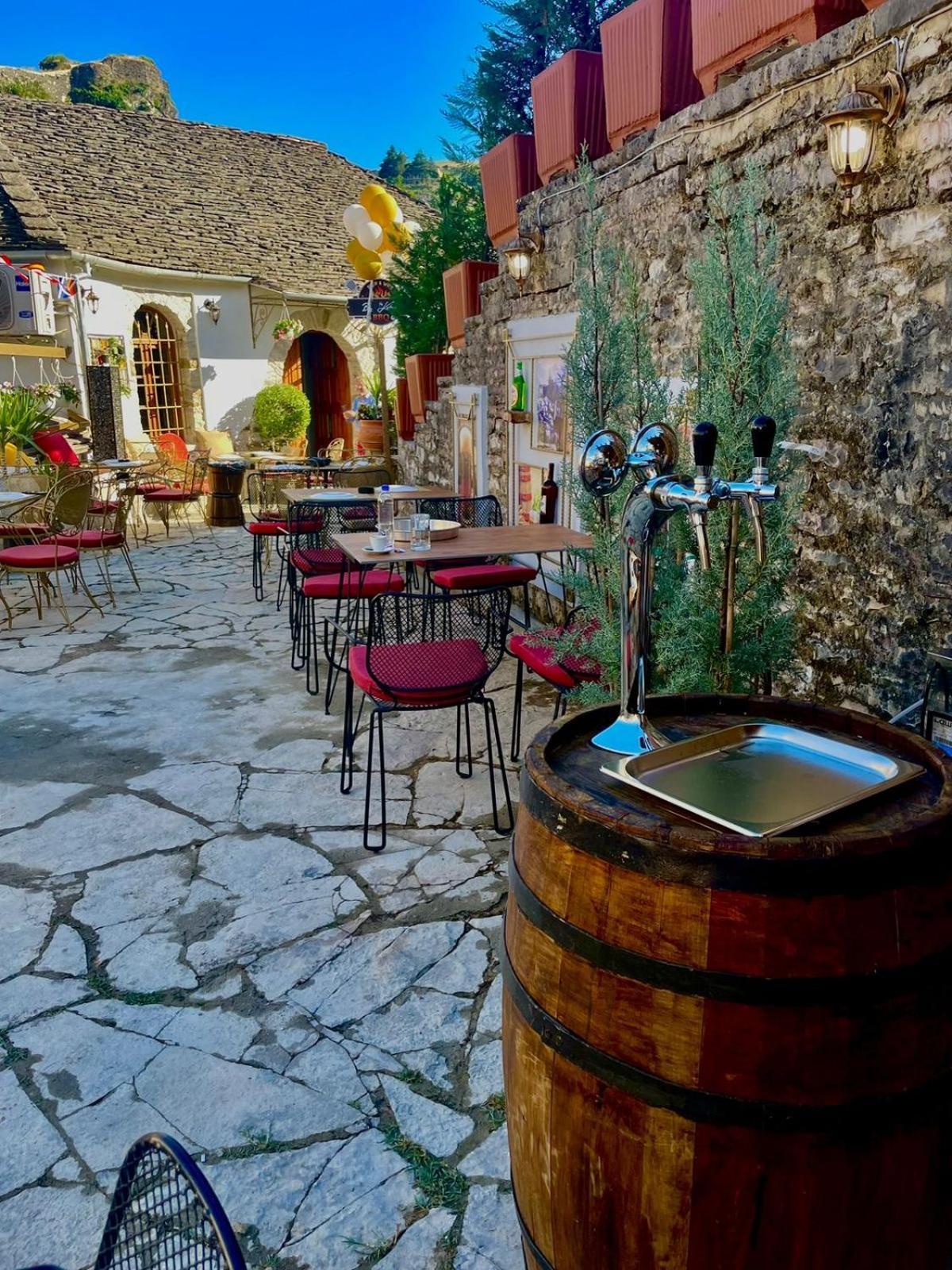 Hotel Ss Kekezi Gjirokastër Екстериор снимка